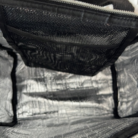 Kate Spade New York Black Stripe Lunch bag and Thermal mug set - Picture 8 of 9